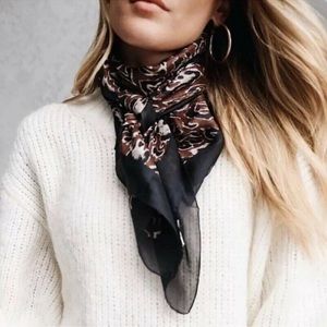 Chan Luu Rachel Zoe Leopard Print scarf NWT